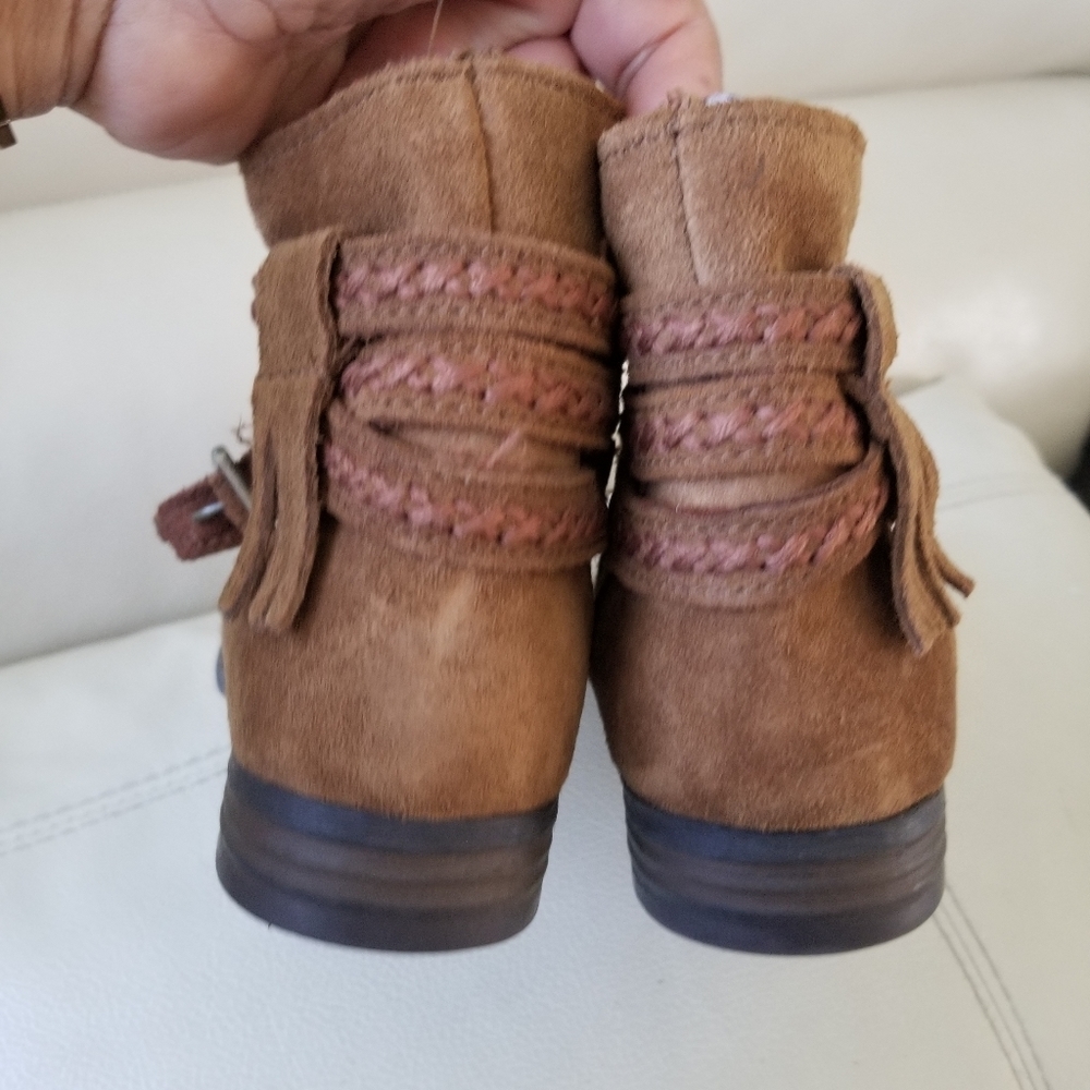 Minnetonka Booties Size 6 - image 7